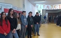 Uczniowie na dniu otwartym zorganizowanym w dniu Światowego Dnia Grafika i odwiedziła Zesp&oacute;ł Szk&oacute;ł Zawodowych nr 3 im. Kardynała Stefana Wyszyńskiego w Ostrołęce