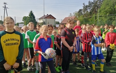 zbi&oacute;rka uczni&oacute;w przed rozpoczęciem zawod&oacute;w