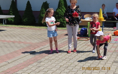Tor przeszk&oacute;d dla dzieci