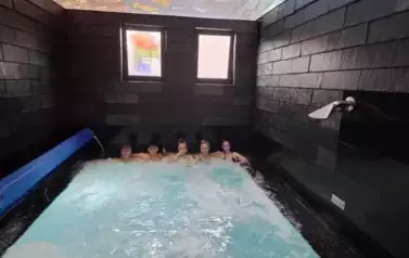 uczniowie w basenie 3