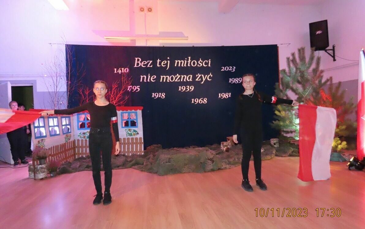 Zdjęcie do WIECZORNICA