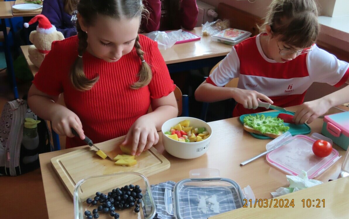 Zdjęcie do PIERWSZY DZIEŃ WIOSNY I DZIEŃ KOLOROWEJ SKARPETKI