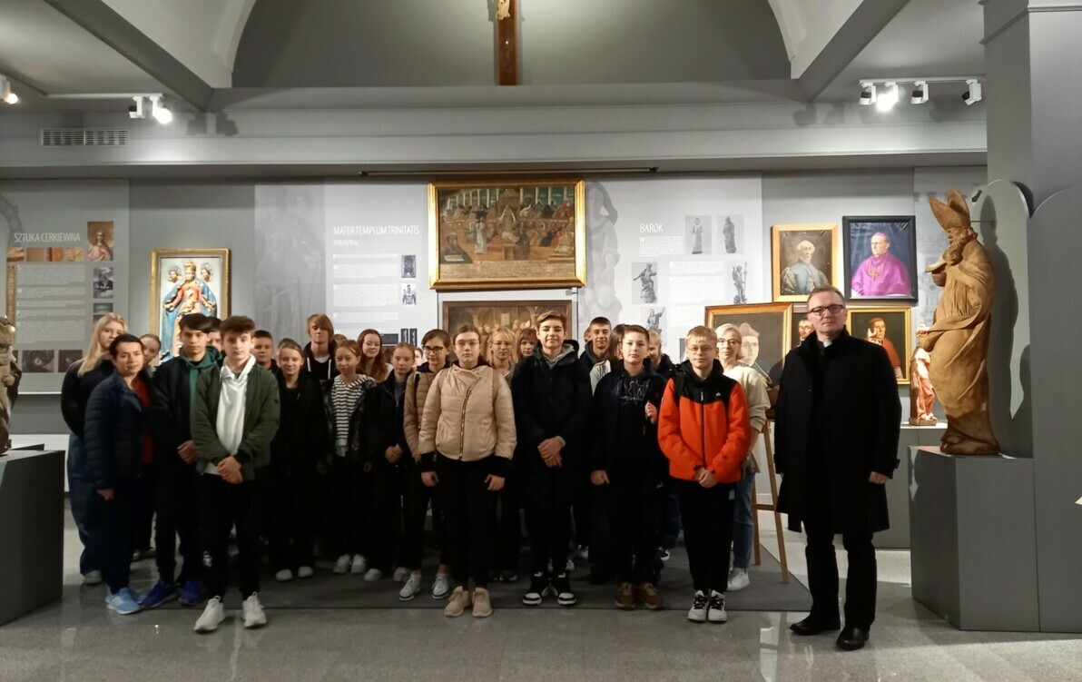 Zdjęcie do WYCIECZKA DO ŁOMŻY