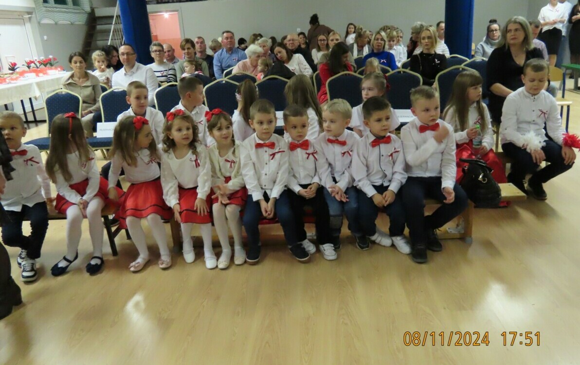Zdjęcie do WIECZORNICA